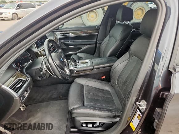 ✅ 2017 BMW 7 Series 740i • VIN: WBA7E2C34HG740975 • Lot: 71019405. Listed on Copart with 90,805 mi. Free auction sales archive from the USA and detailed vehicle history report at DreamBid. Image 7.