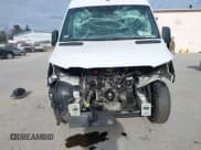 ✅ 2023 Mercedes-Benz Sprinter Cargo • VIN: W1Y40CHY1PT161698 • Lot: 41185047. Wystawiony na IAAI z przebiegiem 48 258 mil. Bezpłatny archiwum sprzedaży aukcyjnych z USA i szczegółowy raport historii pojazdu na DreamBid. Zdjęcie 6.