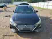 2021 Hyundai Accent SE z VIN 3KPC24A61ME132103, wystawiony jako Copart lot #61394634 z przebiegiem 73 880 mil mil oraz Szkoda całkowita • Salvage title. Historia ofert i sprzedaży dostępna na DreamBid. Obrazek 5.