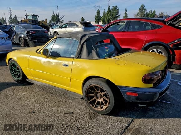 ✅ 1997 Mazda MX-5 Miata • VIN: JM1NA3539V0730262 • Lot: 95009635. Wystawiony na Copart z przebiegiem 44 843 mil. Bezpłatny archiwum sprzedaży aukcyjnych z USA i szczegółowy raport historii pojazdu na DreamBid. Zdjęcie 2.