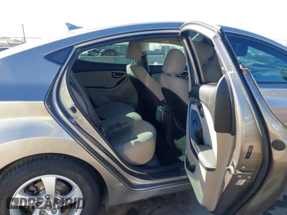 2015 Hyundai Elantra SE с VIN 5NPDH4AE2FH606617, выставлен на аукционе IAAI как лот 43347992 с пробегом 110 281 миль миль и . История ставок и продаж доступна на DreamBid. Изображение 8.