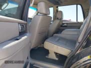 ✅ 2007 Lincoln Navigator • VIN: 5LMFU27577LJ08290 • Lot: 43266950. Wystawiony na IAAI z przebiegiem 193 875 mil. Bezpłatny archiwum sprzedaży aukcyjnych z USA i szczegółowy raport historii pojazdu na DreamBid. Zdjęcie 8.