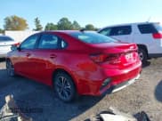 ✅ 2024 Kia Forte LXS • VIN: 3KPF24ADXRE804128 • Lot: 43565562. Wystawiony na IAAI z przebiegiem 10 215 mil. Bezpłatny archiwum sprzedaży aukcyjnych z USA i szczegółowy raport historii pojazdu na DreamBid. Zdjęcie 3.