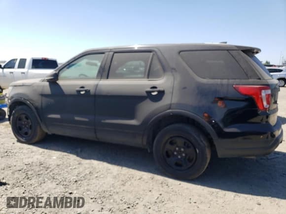 ✅ 2018 Ford Police Interceptor Utility • VIN: 1FM5K8AT7JGA44217 • Лот: 53910515. Опубликован ранее на Copart с пробегом 49 310 миль. Бесплатный доступ к архиву аукционных продаж из США и подробный отчёт об истории автомобиля на DreamBid. Изображение 2.
