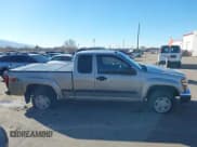 ✅ 2004 Chevrolet Colorado LS Z71 • VIN: 1GCDT196448133938 • Lot: 41647829. Wystawiony na IAAI z przebiegiem 196 530 mil. Bezpłatny archiwum sprzedaży aukcyjnych z USA i szczegółowy raport historii pojazdu na DreamBid. Zdjęcie 13.