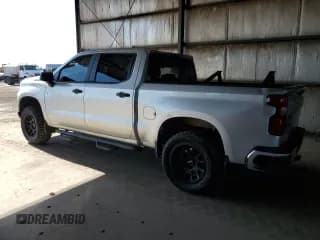✅ 2019 Chevrolet Silverado 1500 Custom • VIN: 3GCPWBEH9KG124306 • Lot: 67399754. Wystawiony na Copart z przebiegiem 137 767 mil. Bezpłatny archiwum sprzedaży aukcyjnych z USA i szczegółowy raport historii pojazdu na DreamBid. Zdjęcie 2.