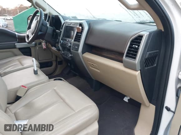 ✅ 2019 Ford F-150 • VIN: 1FTFX1C48KKD43592 • Lot: 43614058. Listed on IAAI with 48,360 mi. Free auction sales archive from the USA and detailed vehicle history report at DreamBid. Image 5.