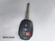 ✅ 2018 Toyota RAV4 LE • VIN: JTMBFREV3JJ738628 • Lot: 43223389. Wystawiony na IAAI z przebiegiem 77 498 mil. Bezpłatny archiwum sprzedaży aukcyjnych z USA i szczegółowy raport historii pojazdu na DreamBid. Zdjęcie 11.