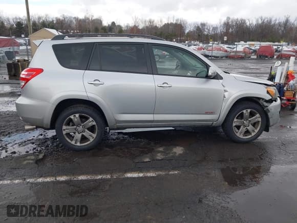 ✅ 2011 Toyota RAV4 Sport • VIN: JTMRF4DV9B5048248 • Lot: 40991849. Listed on IAAI with 97,451 mi. Free auction sales archive from the USA and detailed vehicle history report at DreamBid. Image 13.