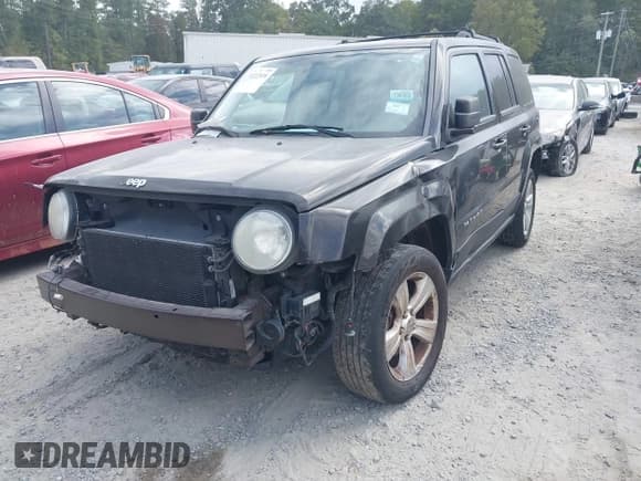 ✅ 2014 Jeep Patriot Latitude • VIN: 1C4NJRFB9ED694204 • Лот: 43322434. Опубликован ранее на IAAI с пробегом 121 300 миль. Бесплатный доступ к архиву аукционных продаж из США и подробный отчёт об истории автомобиля на DreamBid. Изображение 2.