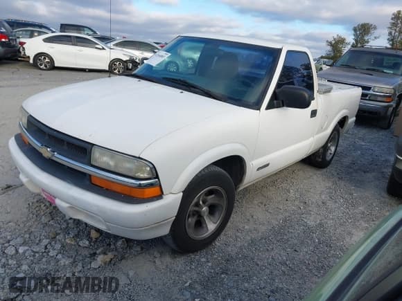 ✅ 2000 Chevrolet S-10 LS • VIN: 1GCCS1459YK284084 • Лот: 41264083. Опубликован ранее на IAAI с пробегом 218 911 миль. Бесплатный доступ к архиву аукционных продаж из США и подробный отчёт об истории автомобиля на DreamBid. Изображение 2.
