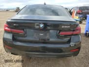 ✅ 2023 BMW 5 Series 530i xDrive • VIN: WBA13BJ01PCM53684 • Lot: 86590855. Wystawiony na Copart z przebiegiem 20 468 mil. Bezpłatny archiwum sprzedaży aukcyjnych z USA i szczegółowy raport historii pojazdu na DreamBid. Zdjęcie 6.