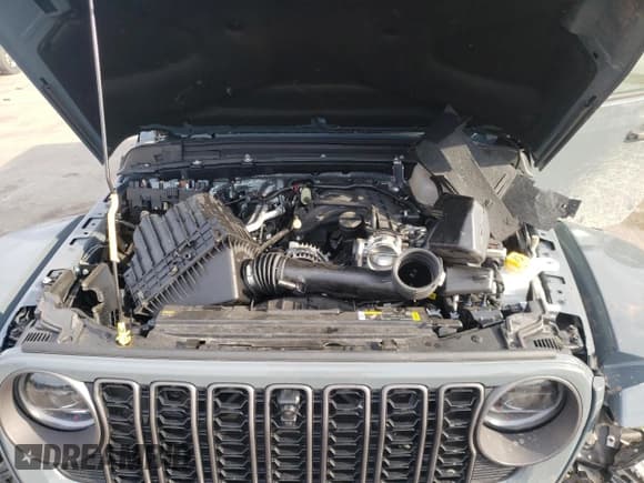 ✅ 2024 Jeep Gladiator Mojave X • VIN: 1C6JJTEG5RL115608 • Lot: 46787955. Listed on Copart with 7,283 mi. Free auction sales archive from the USA and detailed vehicle history report at DreamBid. Image 13.