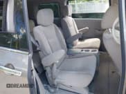 ✅ 2017 Nissan Quest SV • VIN: JN8AE2KP2H9167080 • Lot: 43005943. Wystawiony na IAAI z przebiegiem 95 832 mil. Bezpłatny archiwum sprzedaży aukcyjnych z USA i szczegółowy raport historii pojazdu na DreamBid. Zdjęcie 8.