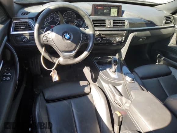 ✅ 2018 BMW 3 Series 340i xDrive • VIN: WBA8Y3C57JG451291 • Лот: 45725545. Опубликован ранее на Copart с пробегом 75 492 миль. Бесплатный доступ к архиву аукционных продаж из США и подробный отчёт об истории автомобиля на DreamBid. Изображение 8.