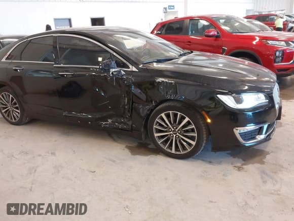 ✅ 2018 Lincoln MKZ Select • VIN: 3LN6L5C9XJR628606 • Lot: 41688892. Wystawiony na IAAI z przebiegiem 76 612 mil. Bezpłatny archiwum sprzedaży aukcyjnych z USA i szczegółowy raport historii pojazdu na DreamBid. Zdjęcie 6.