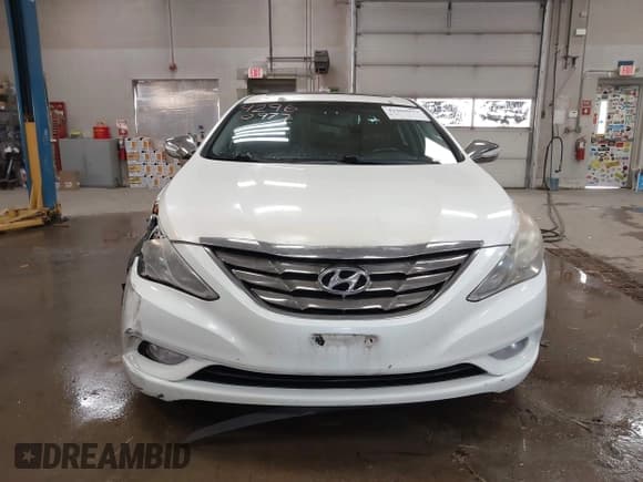 ✅ 2011 Hyundai Sonata Limited • VIN: 5NPEC4AC9BH035431 • Lot: 42960977. Listed on IAAI with 185,739 mi. Free auction sales archive from the USA and detailed vehicle history report at DreamBid. Image 12.