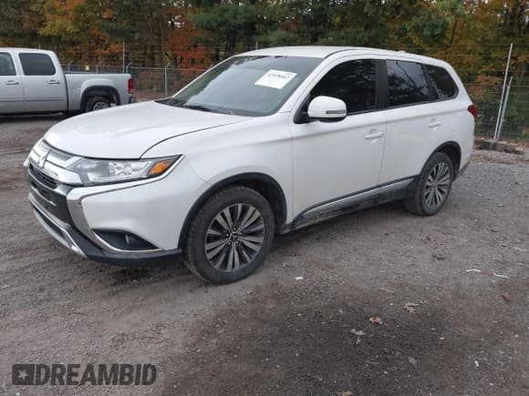 ✅ 2019 Mitsubishi Outlander SE • VIN: JA4AD3A30KZ003816 • Lot: 43538462. Wystawiony na IAAI z przebiegiem 104 012 mil. Bezpłatny archiwum sprzedaży aukcyjnych z USA i szczegółowy raport historii pojazdu na DreamBid. Zdjęcie 2.