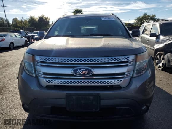 ✅ 2011 Ford Explorer XLT • VIN: 1FMHK8D87BGA65722 • Lot: 91478365. Wystawiony na Copart z przebiegiem 169 914 mil. Bezpłatny archiwum sprzedaży aukcyjnych z USA i szczegółowy raport historii pojazdu na DreamBid. Zdjęcie 5.