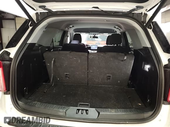 ✅ 2022 Ford Explorer XLT • VIN: 1FMSK8DHXNGA32255 • Lot: 42201821. Wystawiony na IAAI z przebiegiem 86 475 mil. Bezpłatny archiwum sprzedaży aukcyjnych z USA i szczegółowy raport historii pojazdu na DreamBid. Zdjęcie 1.