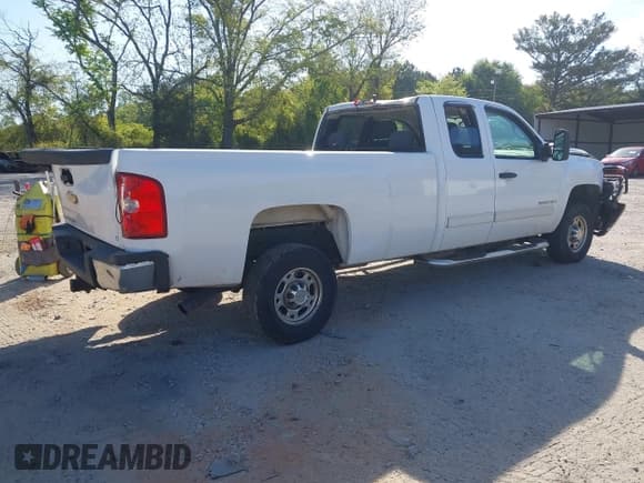 ✅ 2009 Chevrolet Silverado 2500HD LT • VIN: 1GCHK59K49E118311 • Lot: 42064487. Listed on IAAI with 255,000 mi. Free auction sales archive from the USA and detailed vehicle history report at DreamBid. Image 4.