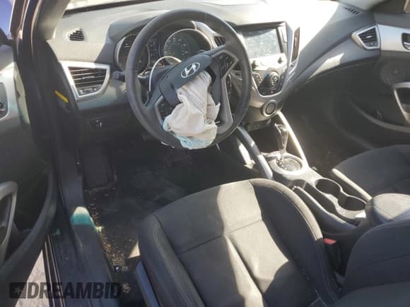 ✅ 2017 Hyundai Veloster • VIN: KMHTC6AD9HU310012 • Lot: 75492044. Wystawiony na Copart z przebiegiem 94 491 mil. Bezpłatny archiwum sprzedaży aukcyjnych z USA i szczegółowy raport historii pojazdu na DreamBid. Zdjęcie 8.