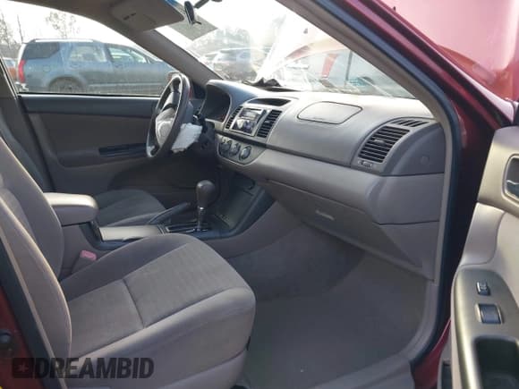 ✅ 2005 Toyota Camry LE • VIN: 4T1BE30K25U002518 • Lot: 43767923. Listed on IAAI with 215,358 mi. Free auction sales archive from the USA and detailed vehicle history report at DreamBid. Image 5.