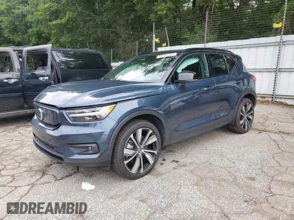 ✅ 2022 Volvo XC40 Twin Ultimate • VIN: YV4ED3UB8N2657922 • Lot: 62161365. Listed on Copart with 34,544 mi. Free auction sales archive from the USA and detailed vehicle history report at DreamBid. Image 1.
