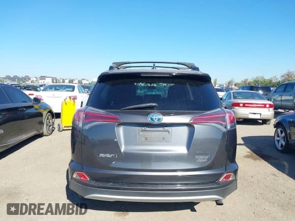 ✅ 2016 Toyota RAV4 XLE • VIN: JTMRJREVXGD012558 • Lot: 43809666. Listed on IAAI with 185,772 mi. Free auction sales archive from the USA and detailed vehicle history report at DreamBid. Image 17.