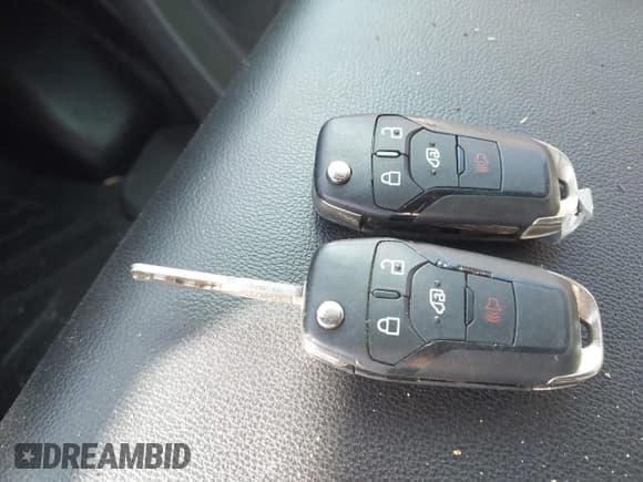 ✅ 2023 Ford Transit Cargo • VIN: 1FTBR1C85PKB69211 • Lot: 43420527. Wystawiony na IAAI z przebiegiem 46 834 mil. Bezpłatny archiwum sprzedaży aukcyjnych z USA i szczegółowy raport historii pojazdu na DreamBid. Zdjęcie 11.