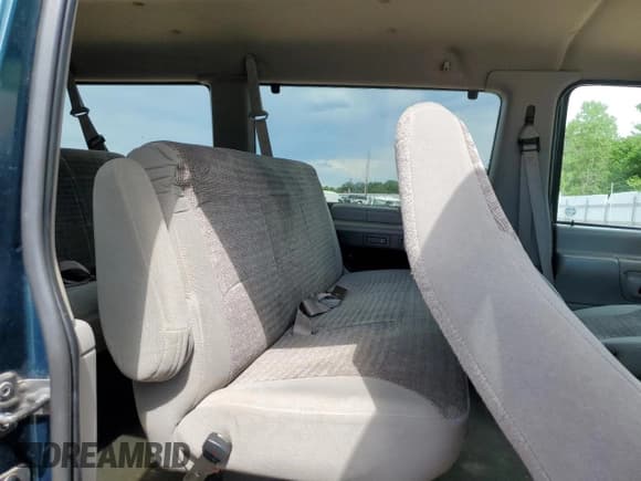 ✅ 2000 Ford Econoline Passenger XL • VIN: 1FBSS31L5YHA98957 • Lot: 56466624. Listed on Copart with 102,350 mi. Free auction sales archive from the USA and detailed vehicle history report at DreamBid. Image 12.
