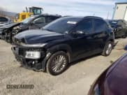 ✅ 2020 Hyundai Kona SEL • VIN: KM8K22AA0LU508189 • Лот: 76963093. Опубликован ранее на Copart с пробегом 49 644 миль. Бесплатный доступ к архиву аукционных продаж из США и подробный отчёт об истории автомобиля на DreamBid. Изображение 1.