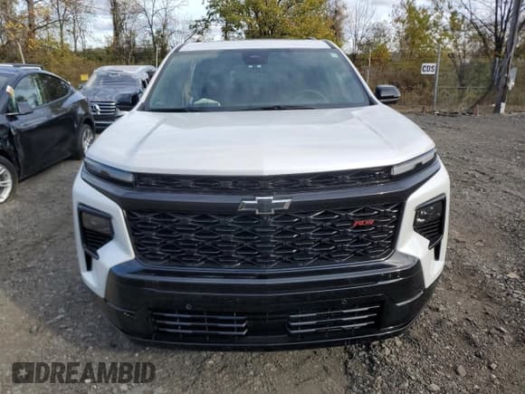 ✅ 2025 Chevrolet Traverse FWD RS • VIN: 1GNERLRS2SJ173881 • Lot: 90646505. Wystawiony na Copart z przebiegiem 3 698 mil. Bezpłatny archiwum sprzedaży aukcyjnych z USA i szczegółowy raport historii pojazdu na DreamBid. Zdjęcie 5.