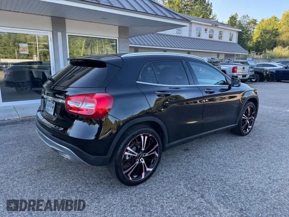 ✅ 2015 Mercedes-Benz GLA 250 • VIN: WDCTG4GB4FJ143795 • Lot: 71735205. Listed on Copart with 139,484 mi. Free auction sales archive from the USA and detailed vehicle history report at DreamBid. Image 4.