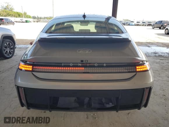 ✅ 2025 Hyundai Ioniq 6 SEL • VIN: KMHM34AA4SA084761 • Лот: 70647875. Опубликован ранее на Copart с пробегом 9 914 миль. Бесплатный доступ к архиву аукционных продаж из США и подробный отчёт об истории автомобиля на DreamBid. Изображение 6.