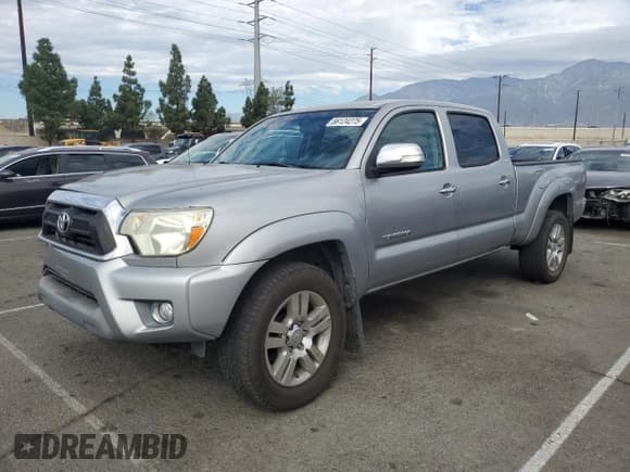 ✅ 2014 Toyota Tacoma • VIN: 3TMMU4FN5EM063700 • Лот: 86124275. Опубликован ранее на Copart с пробегом 179 438 миль. Бесплатный доступ к архиву аукционных продаж из США и подробный отчёт об истории автомобиля на DreamBid. Изображение 1.