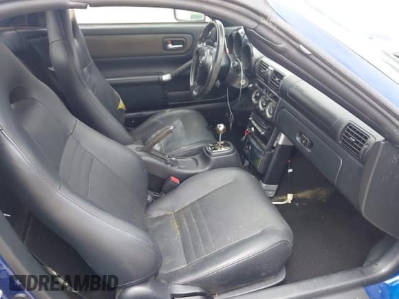 ✅ 2003 Toyota MR2 • VIN: JTDFR320330063256 • Lot: 42311769. Wystawiony na IAAI z przebiegiem 132 090 mil. Bezpłatny archiwum sprzedaży aukcyjnych z USA i szczegółowy raport historii pojazdu na DreamBid. Zdjęcie 5.