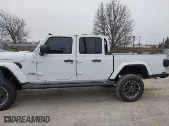 ✅ 2023 Jeep Gladiator Overland • VIN: 1C6HJTFG6PL516742 • Lot: 41565864. Listed on IAAI with Not provided. Free auction sales archive from the USA and detailed vehicle history report at DreamBid. Image 15.