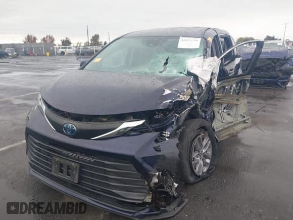 ✅ 2021 Toyota Sienna LE • VIN: 5TDKRKEC4MS032028 • Lot: 43622336. Listed on IAAI with Not provided. Free auction sales archive from the USA and detailed vehicle history report at DreamBid. Image 17.