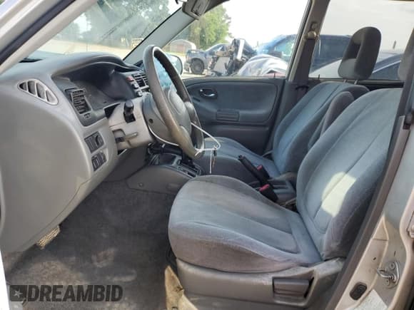 ✅ 2002 Suzuki XL7 Standard • VIN: JS3TY92V424105429 • Lot: 59790885. Wystawiony na Copart z przebiegiem 242 316 mil. Bezpłatny archiwum sprzedaży aukcyjnych z USA i szczegółowy raport historii pojazdu na DreamBid. Zdjęcie 7.