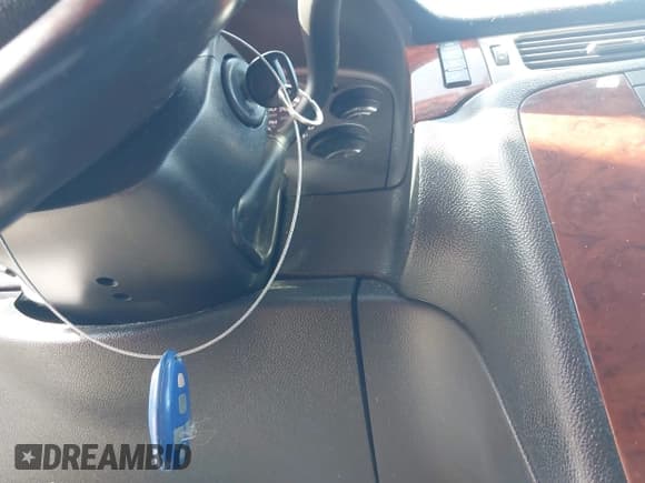 ✅ 2011 Chevrolet Suburban LT • VIN: 1GNSCJE05BR215667 • Lot: 42542649. Wystawiony na IAAI z przebiegiem 136 902 mil. Bezpłatny archiwum sprzedaży aukcyjnych z USA i szczegółowy raport historii pojazdu na DreamBid. Zdjęcie 11.