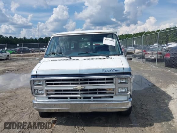 ✅ 1988 Chevrolet Chevy Van • VIN: 2GCEG25K4J4112747 • Лот: 42998571. Опубликован ранее на IAAI с пробегом 22 215 миль. Бесплатный доступ к архиву аукционных продаж из США и подробный отчёт об истории автомобиля на DreamBid. Изображение 6.