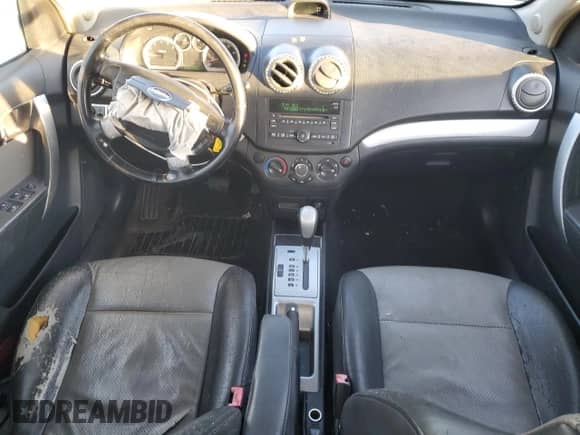 2011 Chevrolet Aveo 2LT z VIN KL1TG5DE5BB115378, wystawiony jako Copart lot #82051914 z przebiegiem 125 748 mil mil oraz Szkoda całkowita • Salvage title. Historia ofert i sprzedaży dostępna na DreamBid. Obrazek 8.