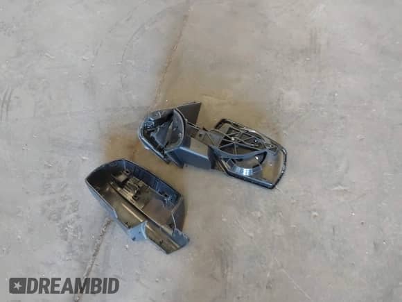 2016 Chevrolet Silverado 1500 LT with VIN 3GCUKREC6GG129840, listed as a IAAI auction lot 43088052 with 123,184 mi miles and . Bid and sale history available at DreamBid. Image 12.