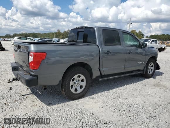 ✅ 2018 Nissan Titan S • VIN: 1N6AA1EK7JN531215 • Lot: 82222925. Listed on Copart with 105,872 mi. Free auction sales archive from the USA and detailed vehicle history report at DreamBid. Image 3.