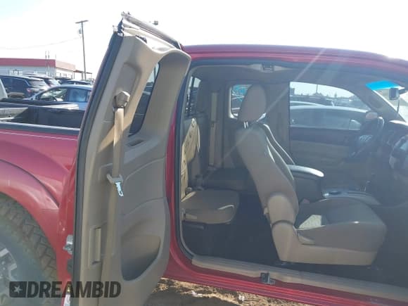 ✅ 2013 Toyota Tacoma • VIN: 5TFUX4EN8DX017988 • Lot: 43373566. Wystawiony na IAAI z przebiegiem 42 379 mil. Bezpłatny archiwum sprzedaży aukcyjnych z USA i szczegółowy raport historii pojazdu na DreamBid. Zdjęcie 8.