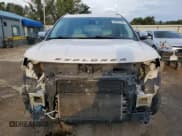 ✅ 2017 Ford Explorer Platinum • VIN: 1FM5K8HT1HGE41678 • Lot: 80826165. Wystawiony na Copart z przebiegiem 106 134 mil. Bezpłatny archiwum sprzedaży aukcyjnych z USA i szczegółowy raport historii pojazdu na DreamBid. Zdjęcie 5.