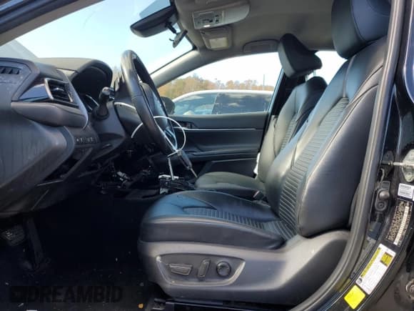 ✅ 2020 Toyota Camry SE • VIN: 4T1G11AK1LU888767 • Lot: 89805225. Wystawiony na Copart z przebiegiem 183 121 mil. Bezpłatny archiwum sprzedaży aukcyjnych z USA i szczegółowy raport historii pojazdu na DreamBid. Zdjęcie 7.