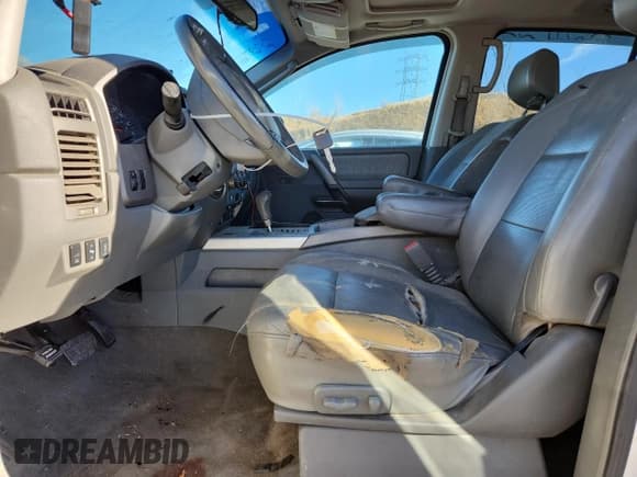 ✅ 2005 Nissan Armada LE • VIN: 5N1AA08BX5N737803 • Lot: 93011475. Wystawiony na Copart z przebiegiem 198 680 mil. Bezpłatny archiwum sprzedaży aukcyjnych z USA i szczegółowy raport historii pojazdu na DreamBid. Zdjęcie 7.