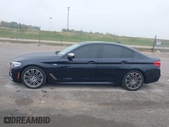 ✅ 2019 BMW 5 Series M550i xDrive • VIN: WBAJB9C52KB288263 • Lot: 43550484. Listed on IAAI with 74,499 mi. Free auction sales archive from the USA and detailed vehicle history report at DreamBid. Image 14.